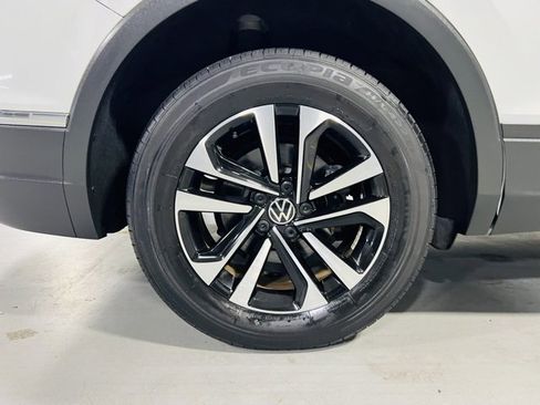 Used 2022 Volkswagen Tiguan S image 10