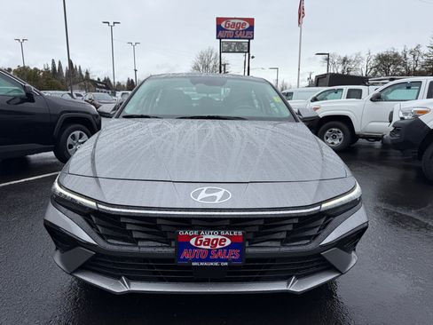 Used 2025 Hyundai Elantra SEL image 7