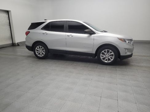 Used 2021 Chevrolet Equinox LS w/ LS Convenience Package FWD image 11