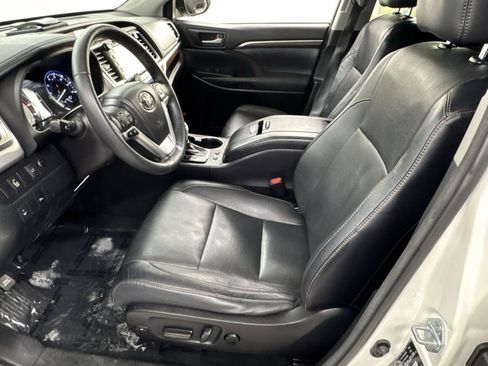 Used 2015 Toyota Highlander Limited AWD/4WD image 16