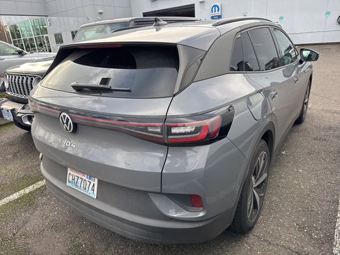 Used 2023 Volkswagen ID.4 Pro S image 3