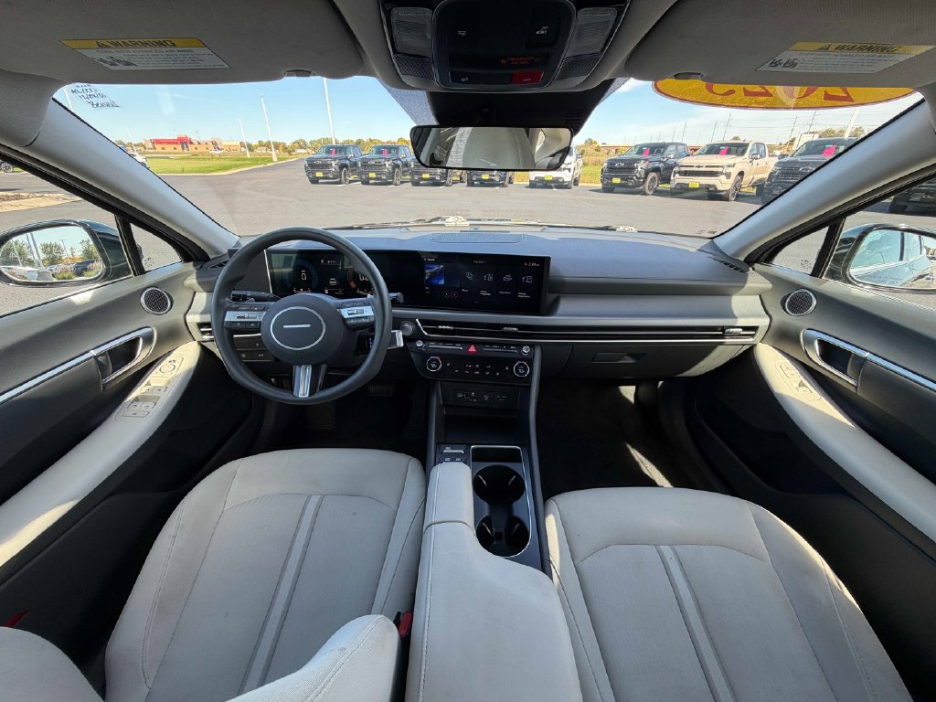 Used 2025 Hyundai Sonata SEL FWD image 29