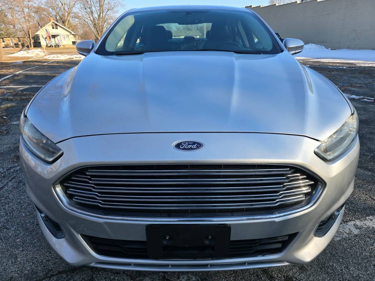 Used 2013 Ford Fusion SE FWD image 2