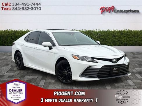 Used 2024 Toyota Camry LE w/ Convenience Package FWD image 1