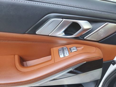 Used 2019 BMW X7 xDrive50i w/ Dynamic Handling Package image 16