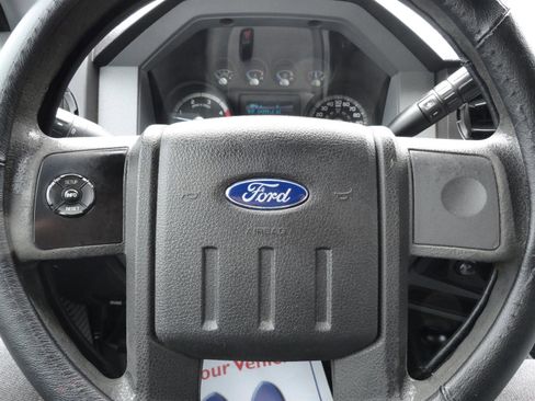 Used 2015 Ford F250 XL w/ Power Equipment Group AWD/4WD image 14