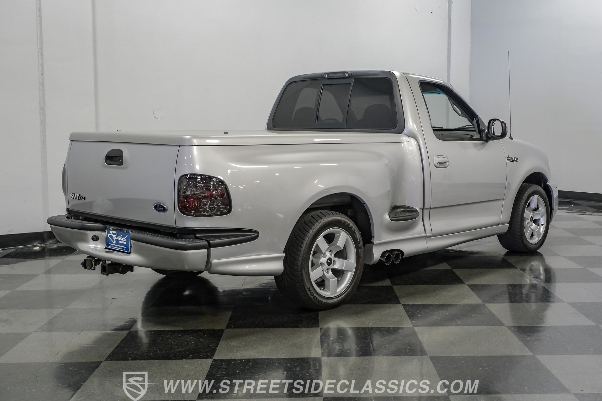 Used 2001 Ford F150 Lightning RWD image 12
