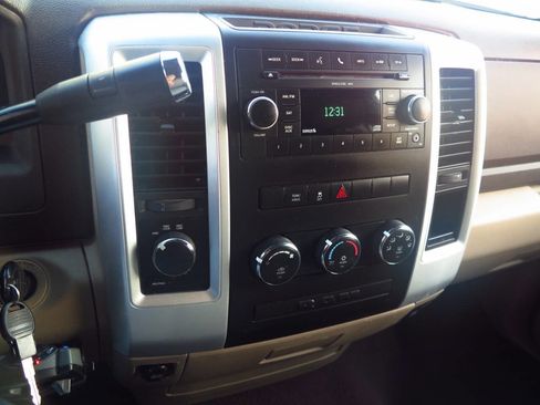 Used 2011 RAM 1500 Classic SLT AWD/4WD image 10