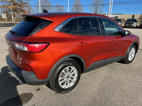 Used 2020 Ford Escape SE image 7