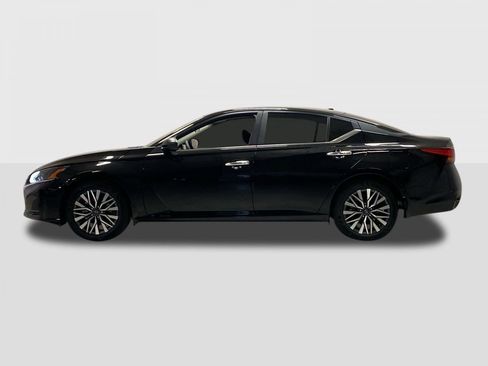 New 2026 Nissan Altima 2.5 SV FWD image 2