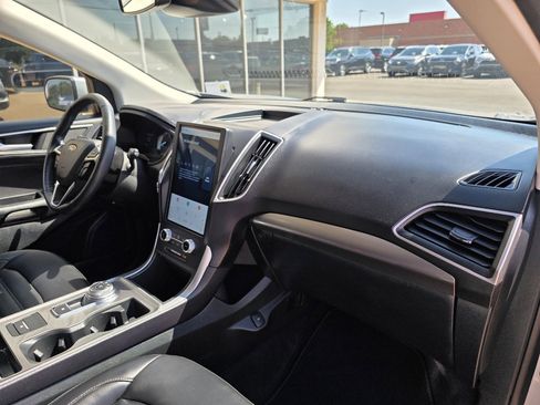 Used 2024 Ford Edge SEL image 17