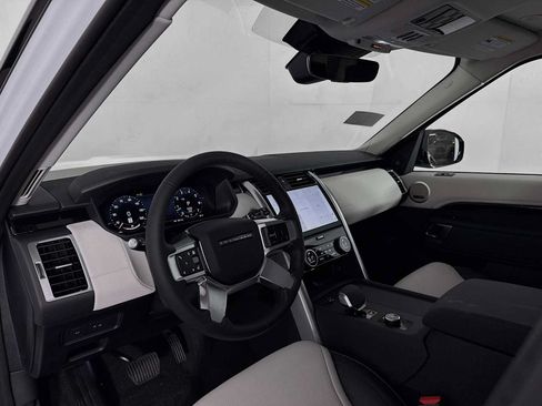 New 2025 Land Rover Discovery S AWD/4WD image 9