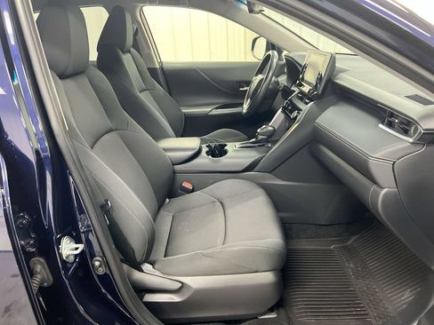 Used 2022 Toyota Venza LE AWD/4WD image 21
