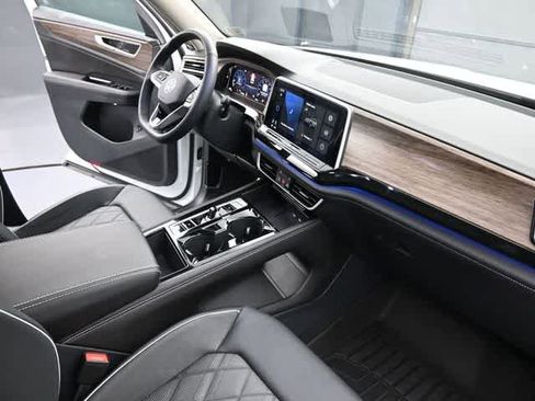 Used 2025 Volkswagen Atlas SEL Premium R-Line image 58