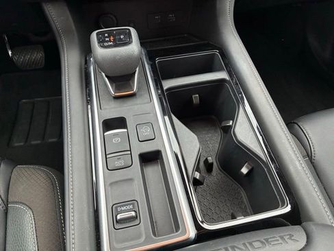 Certified 2024 Nissan Pathfinder SL w/ SL Premium Package image 16