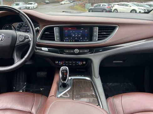 Used 2021 Buick Enclave Avenir w/ Avenir Technology Package AWD/4WD image 18