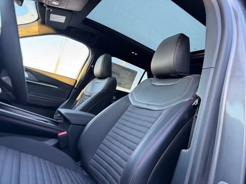 New 2026 Ford Explorer ST-Line w/ ST-Line Street Pack image 9