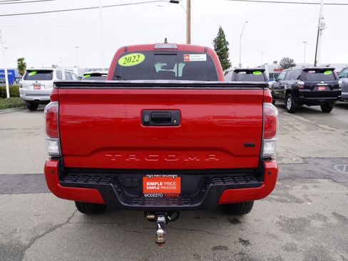 Used 2022 Toyota Tacoma TRD Off-Road w/ Technology Package image 11