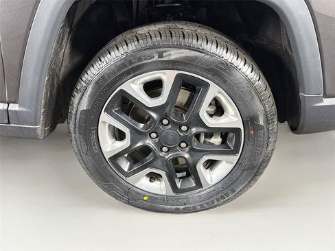 Used 2018 Jeep Compass Trailhawk w/ Cold Weather Group AWD/4WD image 35