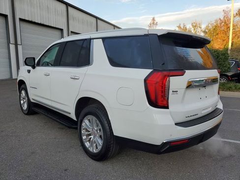 Used 2024 GMC Yukon SLT image 3