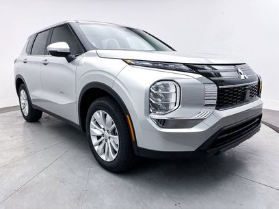 New 2025 Mitsubishi Outlander ES