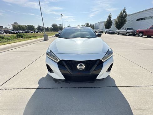 Used 2022 Nissan Maxima SR w/ Sport Mat Group FWD image 17