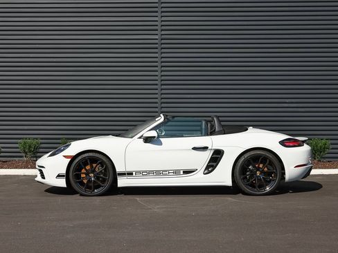 Certified 2024 Porsche 718 Boxster image 2