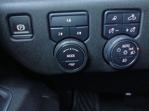 Used 2025 Chevrolet Silverado 2500 LT w/ All Star Edition image 12