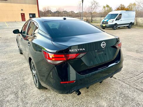 Used 2021 Nissan Sentra SV image 4