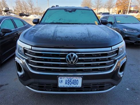 Used 2025 Volkswagen Atlas SE image 7
