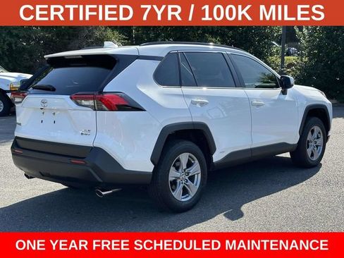 Used 2025 Toyota RAV4 XLE AWD/4WD image 2
