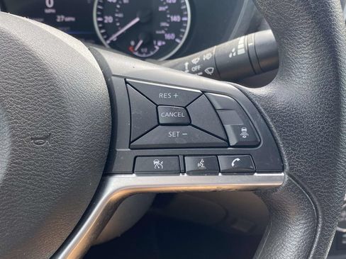 Used 2025 Nissan Sentra SV FWD image 20