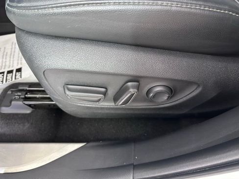 Used 2023 Toyota Highlander XSE AWD/4WD image 23