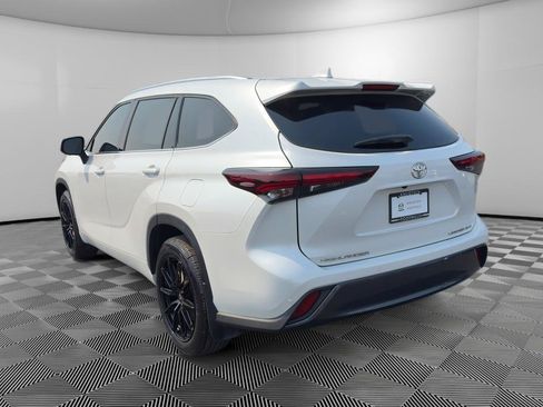 Used 2024 Toyota Highlander Limited AWD/4WD image 5