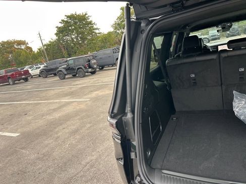 New 2026 Jeep Grand Wagoneer L Limited image 31