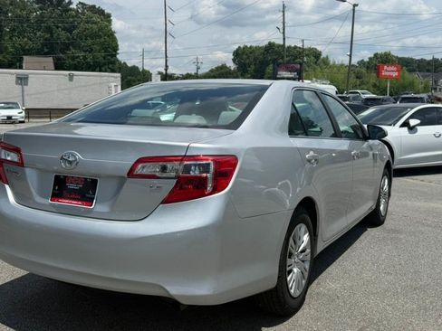 Used 2012 Toyota Camry LE FWD image 7