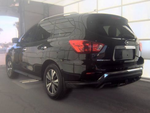 Used 2017 Nissan Pathfinder SL FWD image 6