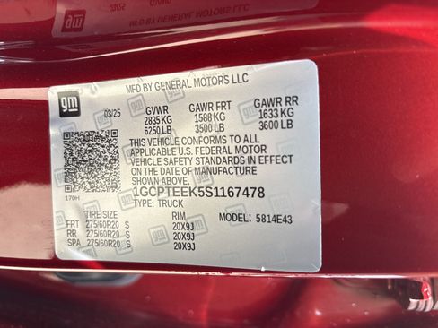 Used 2025 Chevrolet Colorado Trail Boss AWD/4WD image 33