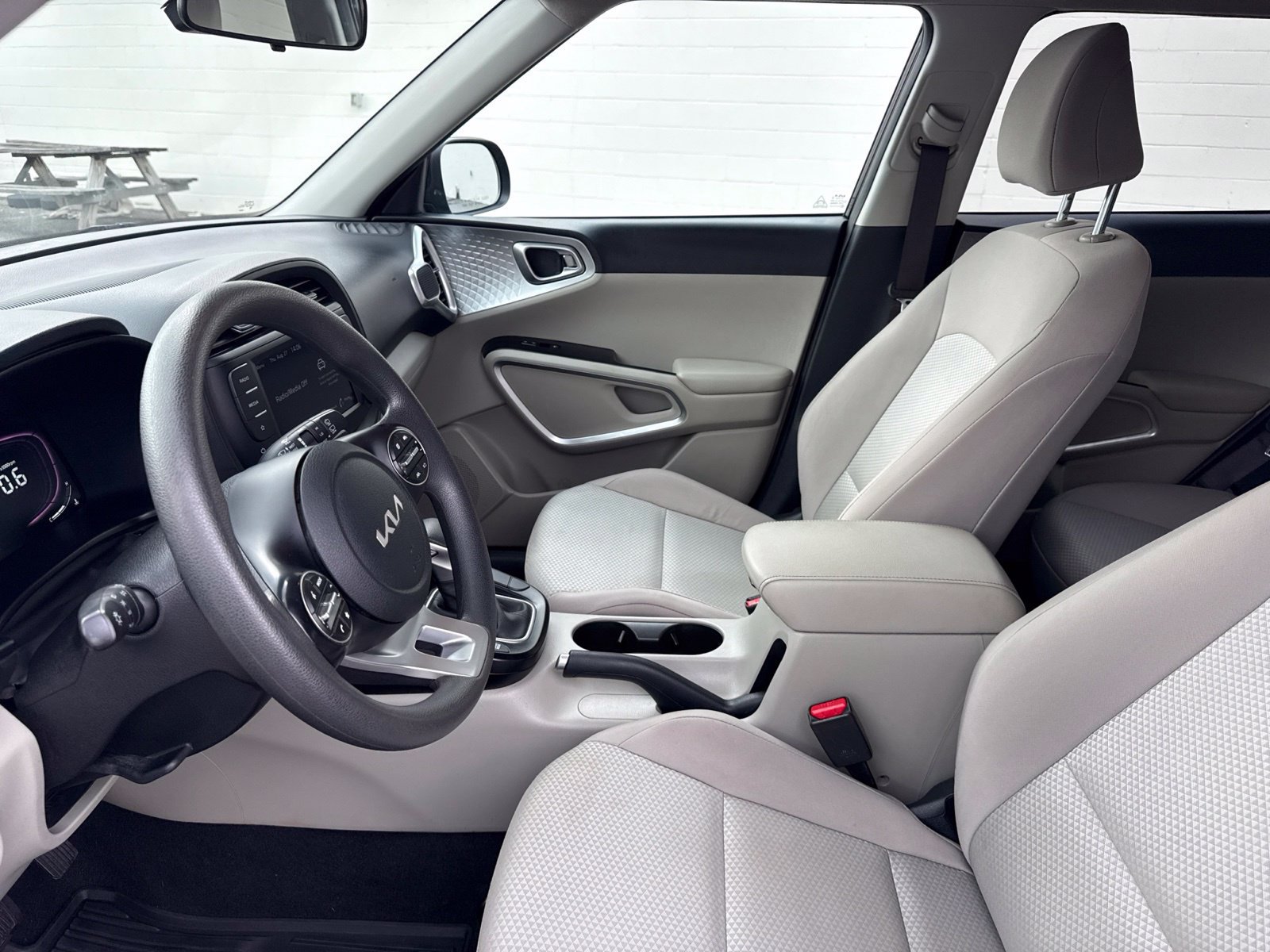 Used 2025 Kia Soul LX FWD image 18