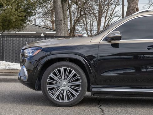 Used 2023 Mercedes-Benz Maybach GLS 600 4MATIC image 18