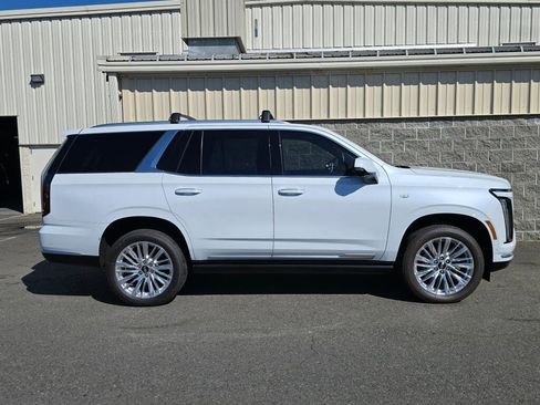 New 2026 Cadillac Escalade Luxury image 11