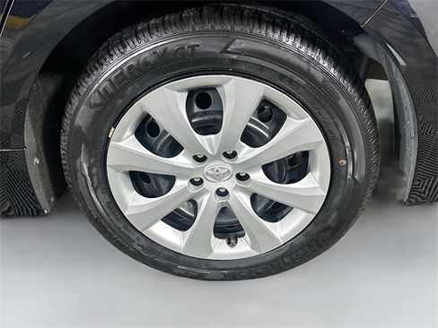 Used 2024 Toyota Corolla LE image 28