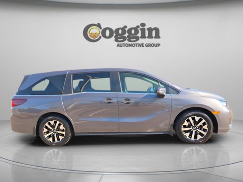 Certified 2025 Honda Odyssey EX-L image 6