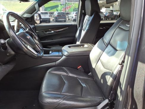 Used 2017 Cadillac Escalade Platinum image 9