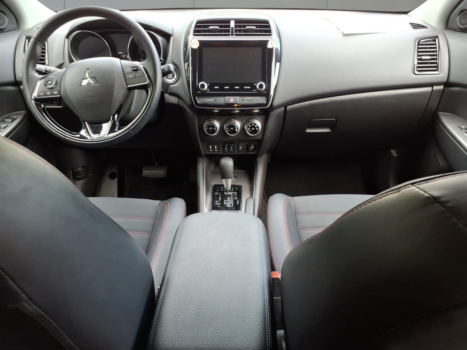 Used 2025 Mitsubishi Outlander Sport SE AWD/4WD image 9