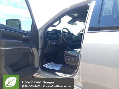 Used 2024 GMC Sierra 2500 AT4X image 9