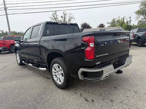 Used 2023 Chevrolet Silverado 1500 LTZ w/ Z71 Off-Road Package AWD/4WD image 6
