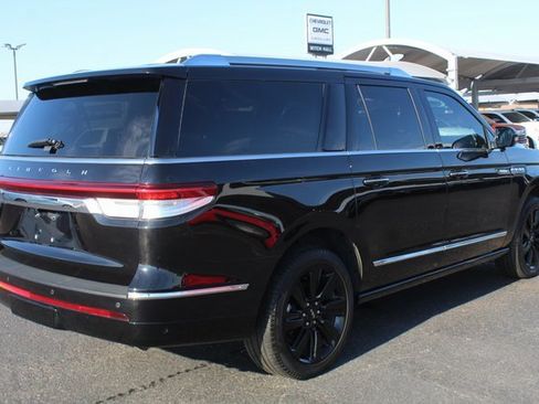 Used 2024 Lincoln Navigator L Reserve image 3