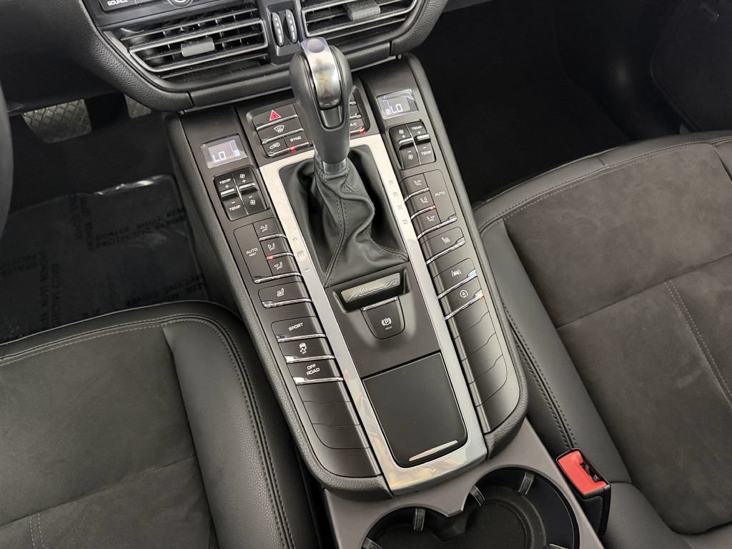 Used 2021 Porsche Macan S AWD/4WD image 35