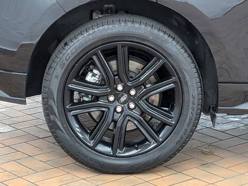 Certified 2024 Ford Edge ST-Line w/ Class II Trailer Tow Package AWD/4WD image 9